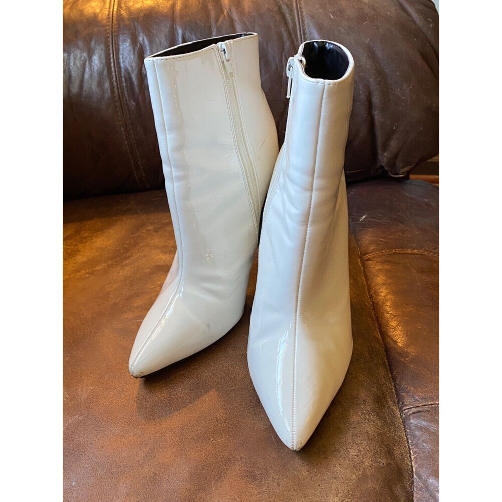 mabel women's white patten leather ankle boots size 7.5